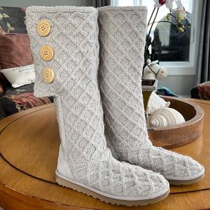 UGG Classic Cardy Boots. Great condition. Size 6 kids but fit like a 7 women’s.